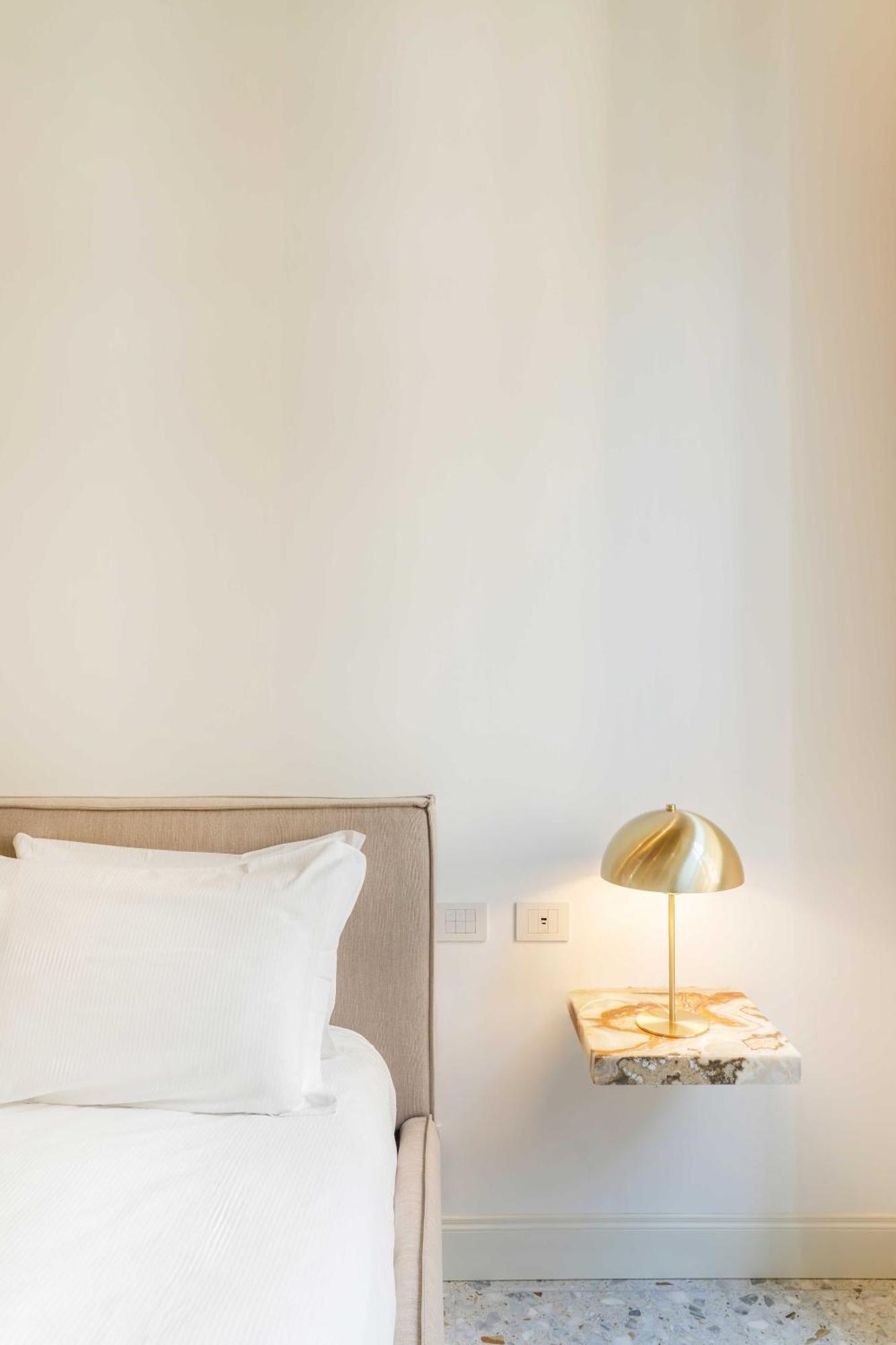 Palazzo Raggi Luxury Apartment Rome
